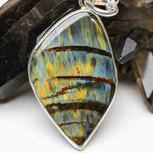 Load image into Gallery viewer, Colors of the sky: Pietersite Pendant