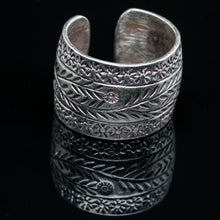 Load image into Gallery viewer, Handmade Sterling Ring- Size 6.5