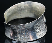 Load image into Gallery viewer, Handmade Silver Bracelet