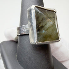 Load image into Gallery viewer, Fluorite ring, angled view showing the pyramid top and hammered band