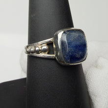Load image into Gallery viewer, Kyanite ring, angled view showing the silver bead accents on the split band