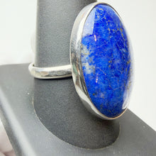 Load image into Gallery viewer, Lapis Lazuli ring, side view showing the bezel and plain band