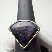 Load image into Gallery viewer, Sugilite ring in sterling silver, size 7, front view