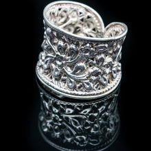 Load image into Gallery viewer, Adjustable Handmade Silver Ring